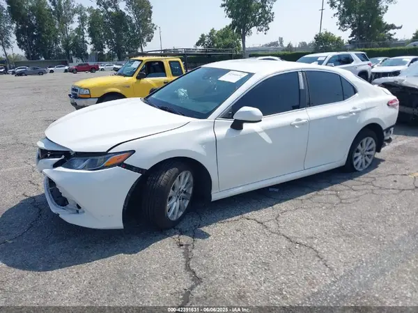 4T1B11HK9KU204904 2019 TOYOTA CAMRY - Image 2