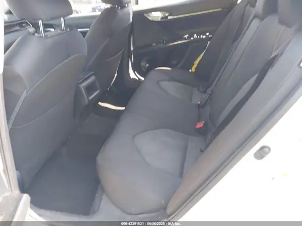 4T1B11HK9KU204904 2019 TOYOTA CAMRY - Image 8