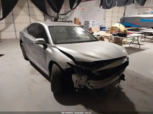 4T1B11HK9KU204949 2019 TOYOTA CAMRY - Image 1