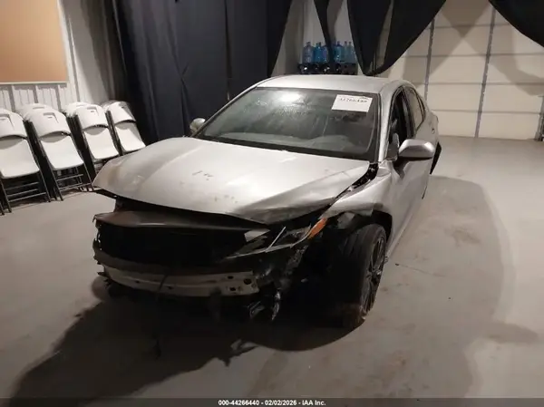 4T1B11HK9KU204949 2019 TOYOTA CAMRY - Image 2