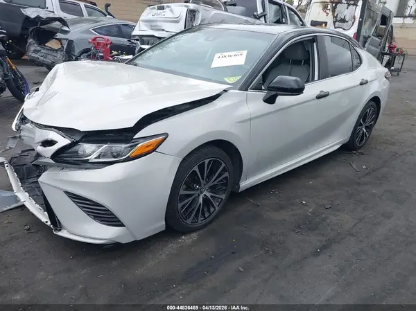 4T1B11HK9KU207835 2019 TOYOTA CAMRY - Image 2
