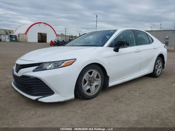 4T1B11HK9KU214011 2019 TOYOTA CAMRY - Image 2