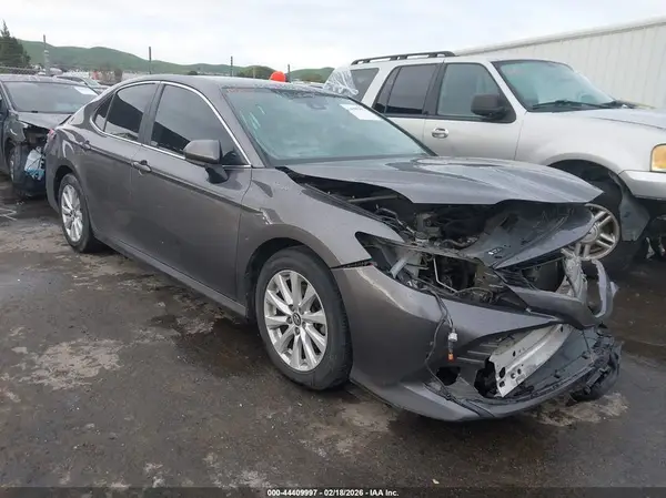 4T1B11HK9KU219936 2019 TOYOTA CAMRY - Image 1