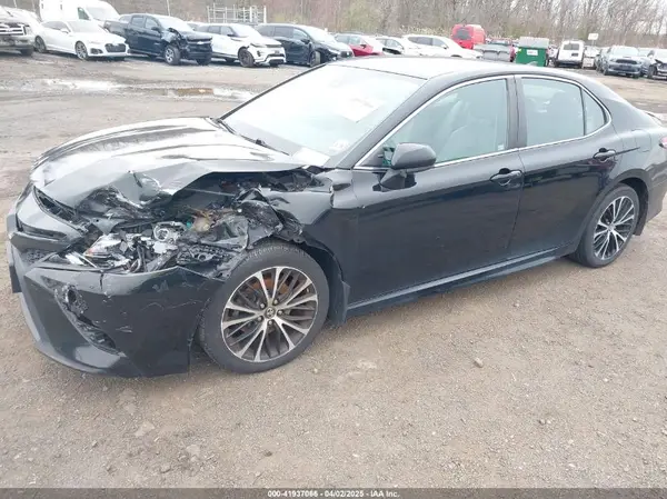 4T1B11HK9KU224764 2019 TOYOTA CAMRY - Image 2