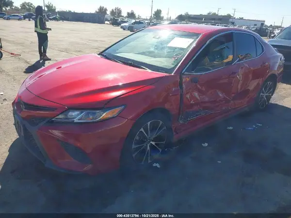 4T1B11HK9KU225123 2019 TOYOTA CAMRY - Image 2