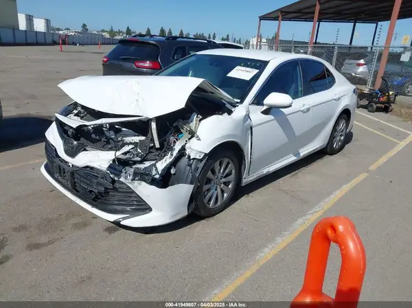 4T1B11HK9KU232346 2019 TOYOTA CAMRY - Image 2