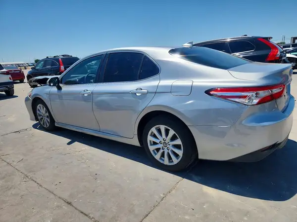 4T1B11HK9KU240902 2019 TOYOTA CAMRY - Image 2