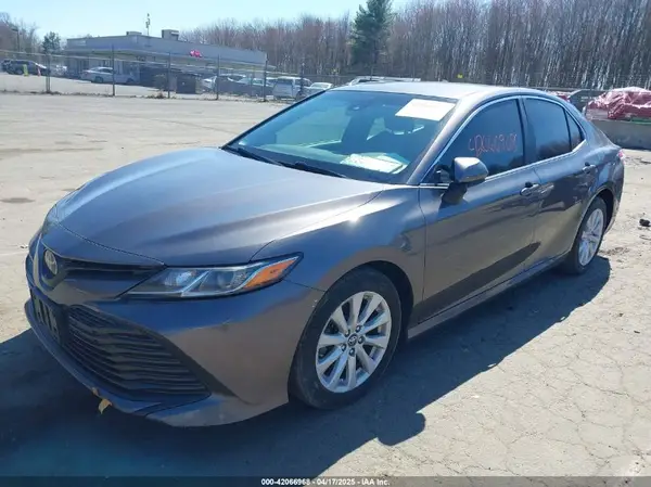 4T1B11HK9KU245615 2019 TOYOTA CAMRY - Image 2