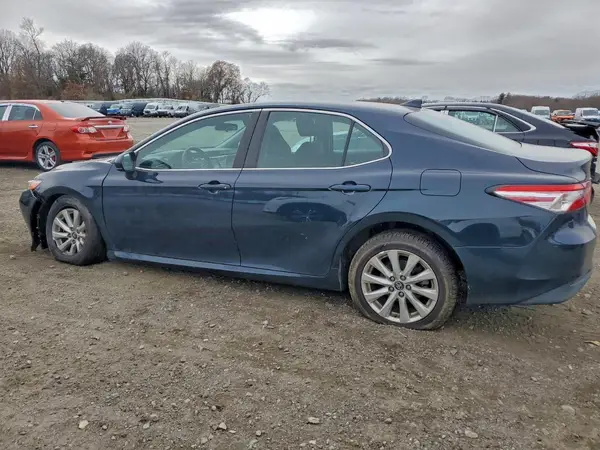 4T1B11HK9KU249700 2019 TOYOTA CAMRY - Image 2