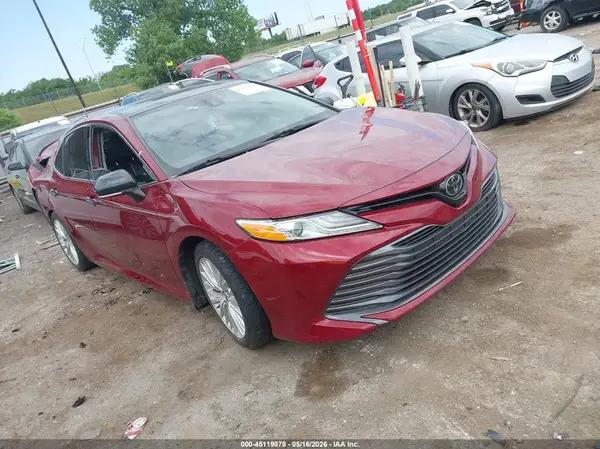 4T1B11HK9KU256856 2019 TOYOTA CAMRY - Image 1