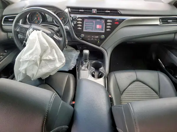 4T1B11HK9KU261586 2019 TOYOTA CAMRY - Image 8