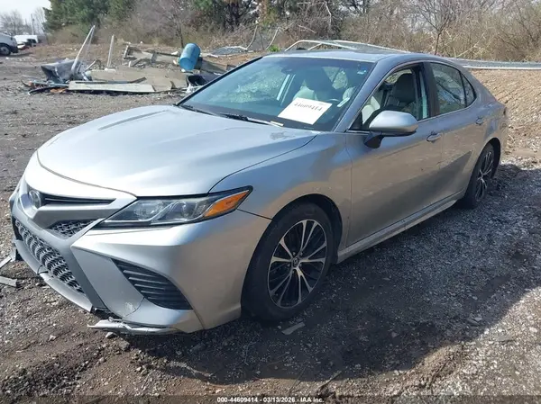 4T1B11HK9KU268019 2019 TOYOTA CAMRY - Image 2