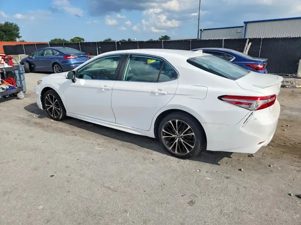 4T1B11HK9KU268473 2019 TOYOTA CAMRY - Image 2