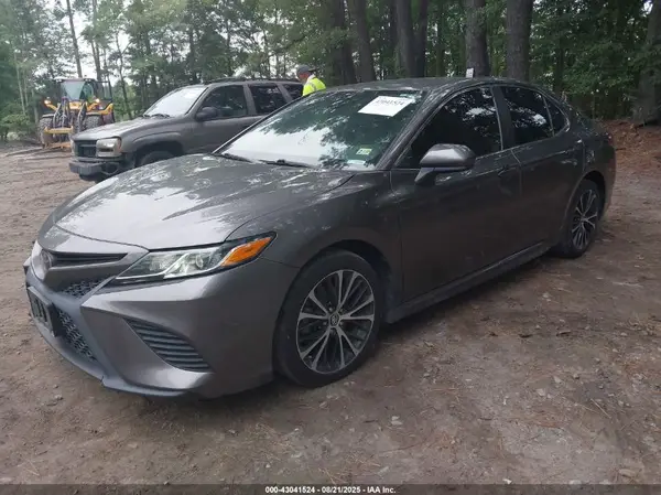 4T1B11HK9KU269686 2019 TOYOTA CAMRY - Image 2