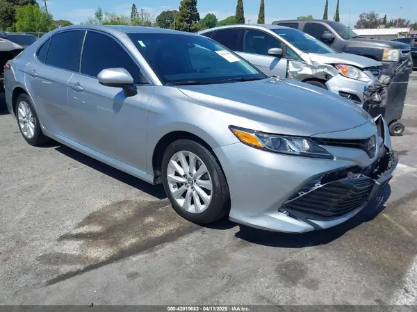 4T1B11HK9KU269767 2019 TOYOTA CAMRY - Image 1