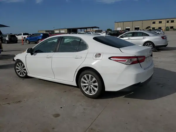4T1B11HK9KU275780 2019 TOYOTA CAMRY - Image 2