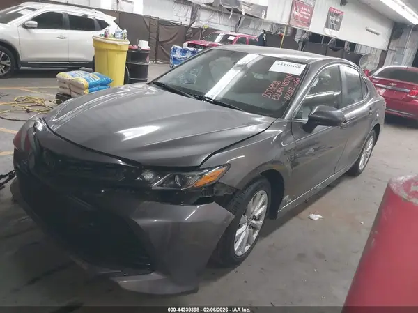 4T1B11HK9KU28085 2019 TOYOTA CAMRY - Image 2