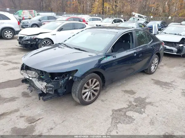 4T1B11HK9KU288674 2019 TOYOTA CAMRY - Image 2