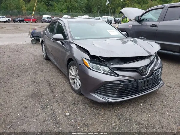 4T1B11HK9KU680439 2019 TOYOTA CAMRY - Image 1