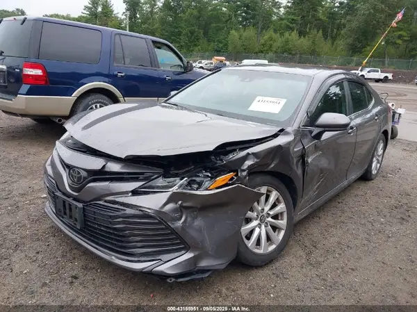 4T1B11HK9KU680439 2019 TOYOTA CAMRY - Image 2