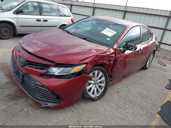 4T1B11HK9KU684989 2019 TOYOTA CAMRY - Image 2