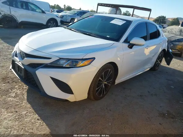 4T1B11HK9KU685270 2019 TOYOTA CAMRY - Image 2