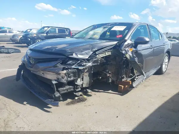 4T1B11HK9KU685804 2019 TOYOTA CAMRY - Image 2