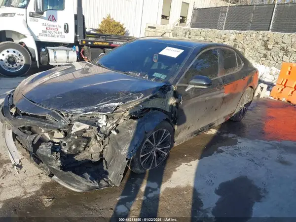 4T1B11HK9KU685818 2019 TOYOTA CAMRY - Image 2