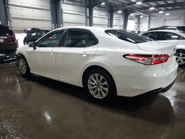 4T1B11HK9KU686192 2019 TOYOTA CAMRY - Image 2