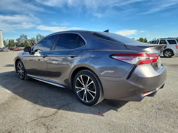 4T1B11HK9KU690243 2019 TOYOTA CAMRY - Image 2