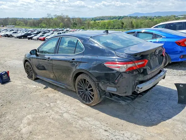 4T1B11HK9KU690940 2019 TOYOTA CAMRY - Image 2