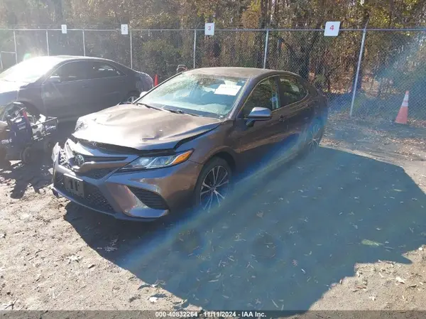4T1B11HK9KU691411 2019 TOYOTA CAMRY - Image 2