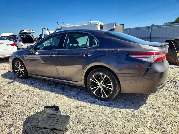 4T1B11HK9KU711057 2019 TOYOTA CAMRY - Image 2