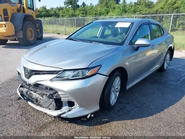 4T1B11HK9KU712631 2019 TOYOTA CAMRY - Image 2