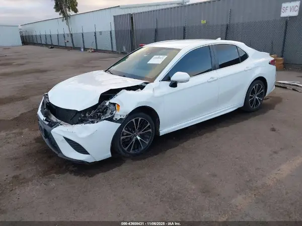 4T1B11HK9KU721409 2019 TOYOTA CAMRY - Image 2