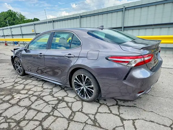 4T1B11HK9KU724729 2019 TOYOTA CAMRY - Image 2