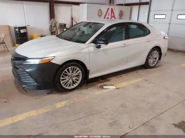 4T1B11HK9KU742289 2019 TOYOTA CAMRY - Image 2