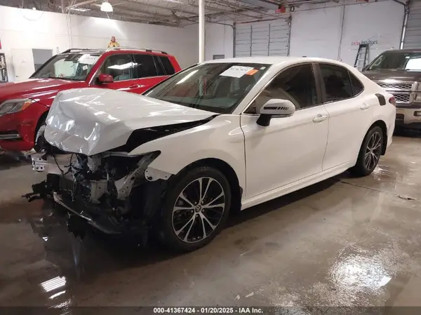 4T1B11HK9KU742910 2019 TOYOTA CAMRY - Image 2