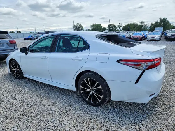 4T1B11HK9KU743944 2019 TOYOTA CAMRY - Image 2