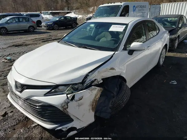 4T1B11HK9KU745113 2019 TOYOTA CAMRY - Image 2