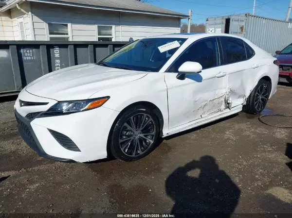 4T1B11HK9KU745368 2019 TOYOTA CAMRY - Image 2