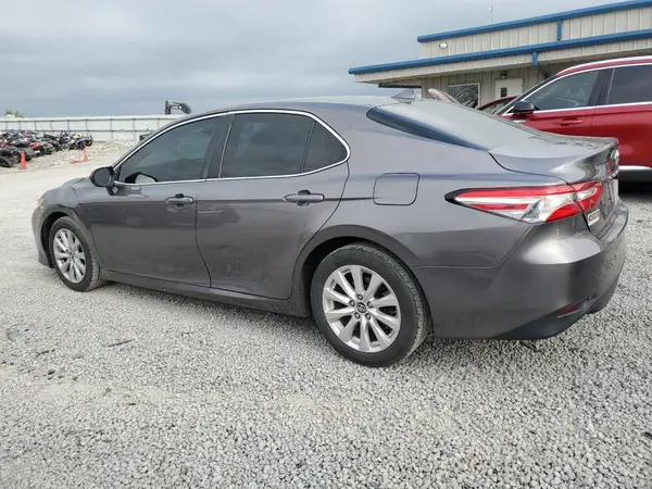 4T1B11HK9KU750733 2019 TOYOTA CAMRY - Image 2
