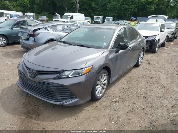 4T1B11HK9KU756032 2019 TOYOTA CAMRY - Image 2