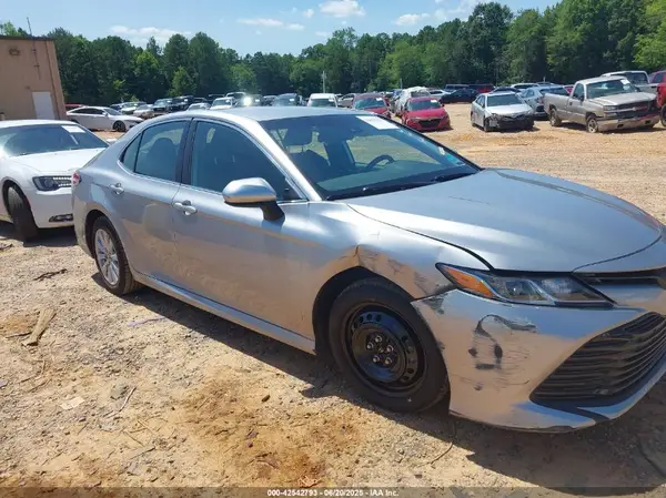 4T1B11HK9KU756290 2019 TOYOTA CAMRY - Image 1