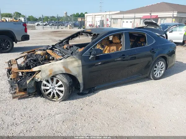 4T1B11HK9KU757262 2019 TOYOTA CAMRY - Image 2