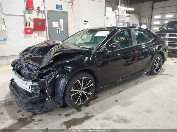 4T1B11HK9KU758119 2019 TOYOTA CAMRY - Image 2