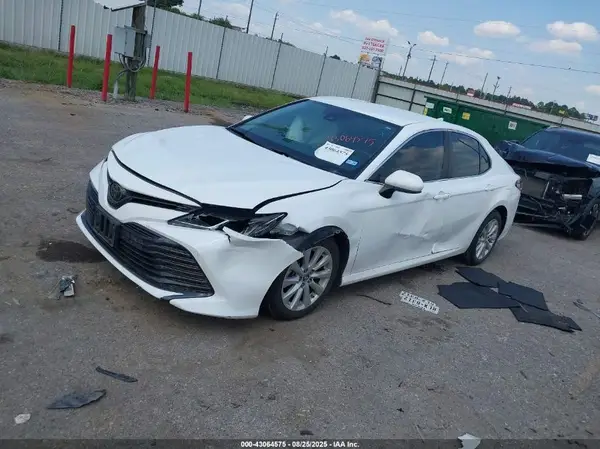 4T1B11HK9KU763577 2019 TOYOTA CAMRY - Image 2