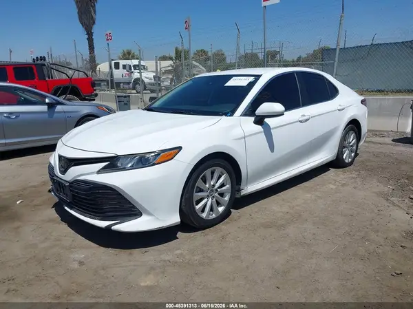 4T1B11HK9KU768956 2019 TOYOTA CAMRY - Image 2