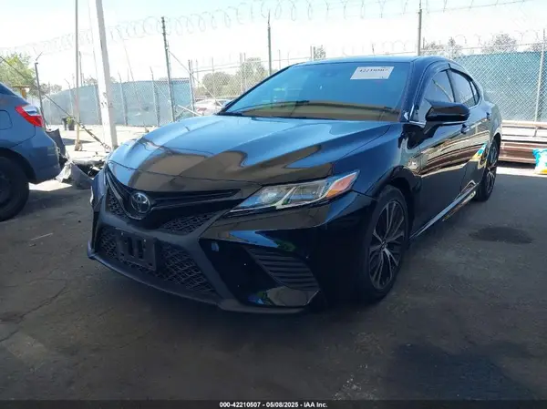 4T1B11HK9KU772182 2019 TOYOTA CAMRY - Image 2