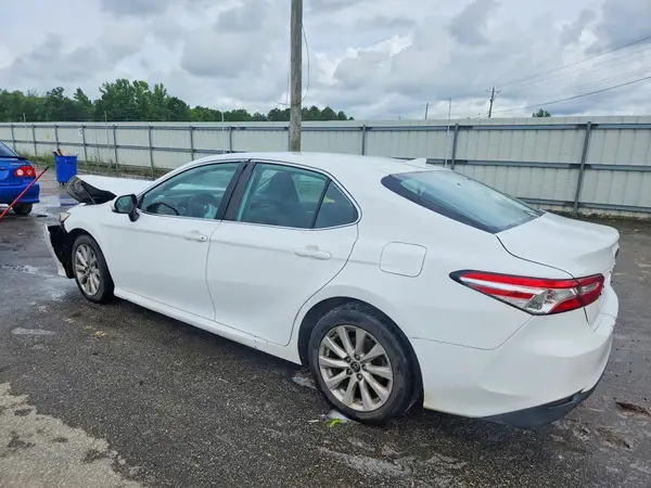 4T1B11HK9KU773736 2019 TOYOTA CAMRY - Image 2